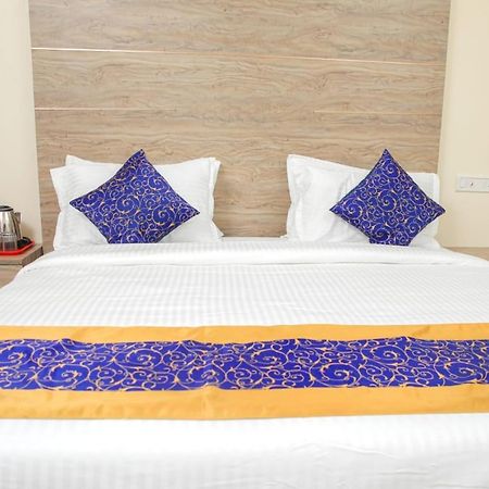 Redfox Hotel-T.Nagar Madras Buitenkant foto