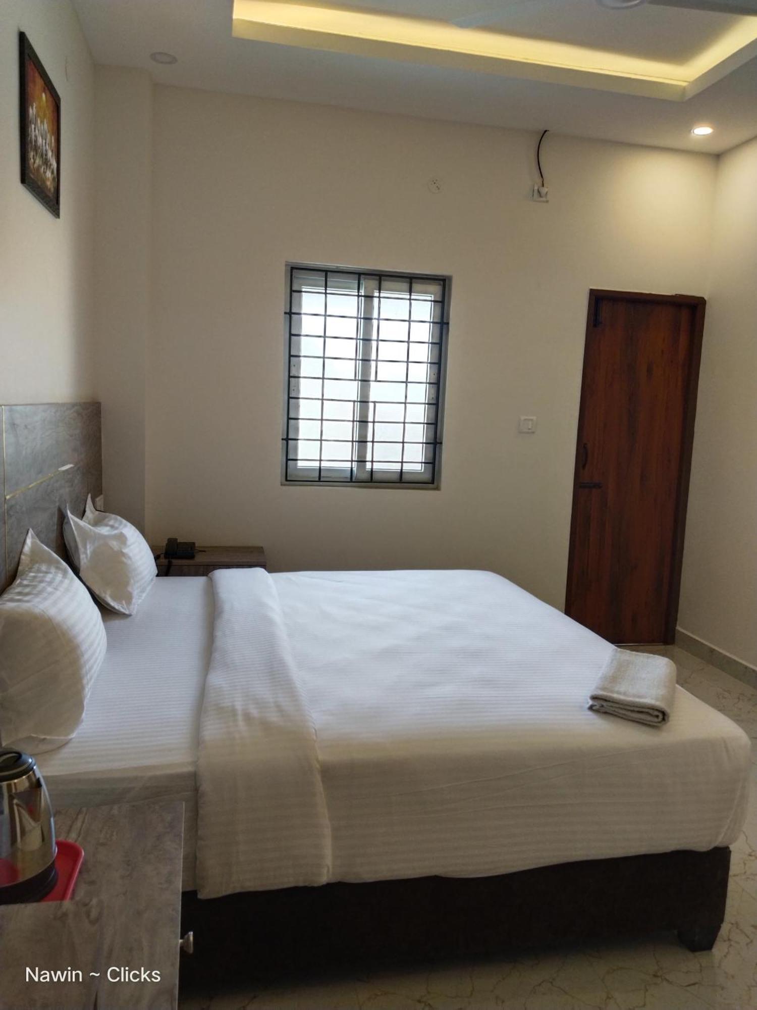 Redfox Hotel-T.Nagar Madras Buitenkant foto