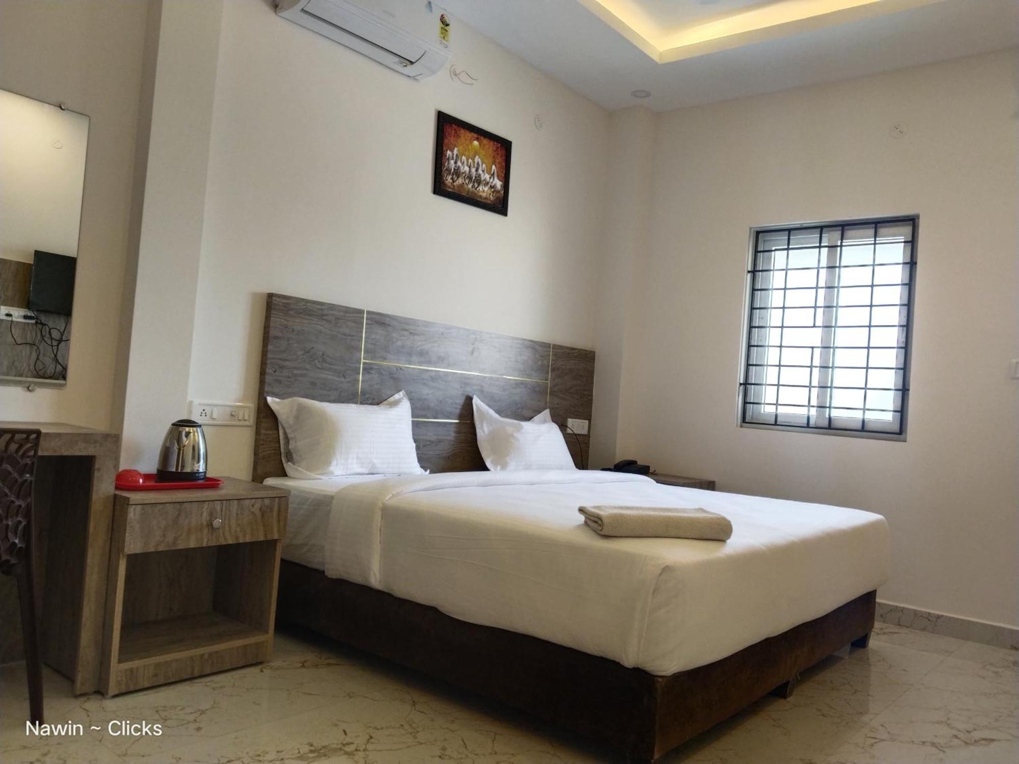 Redfox Hotel-T.Nagar Madras Buitenkant foto